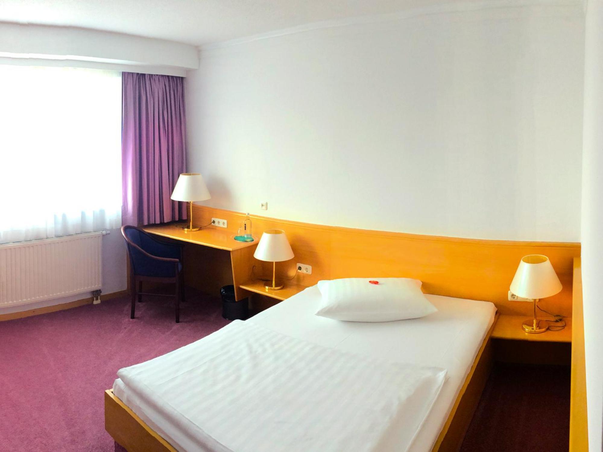 Hotel Bavaria Brehna Extérieur photo