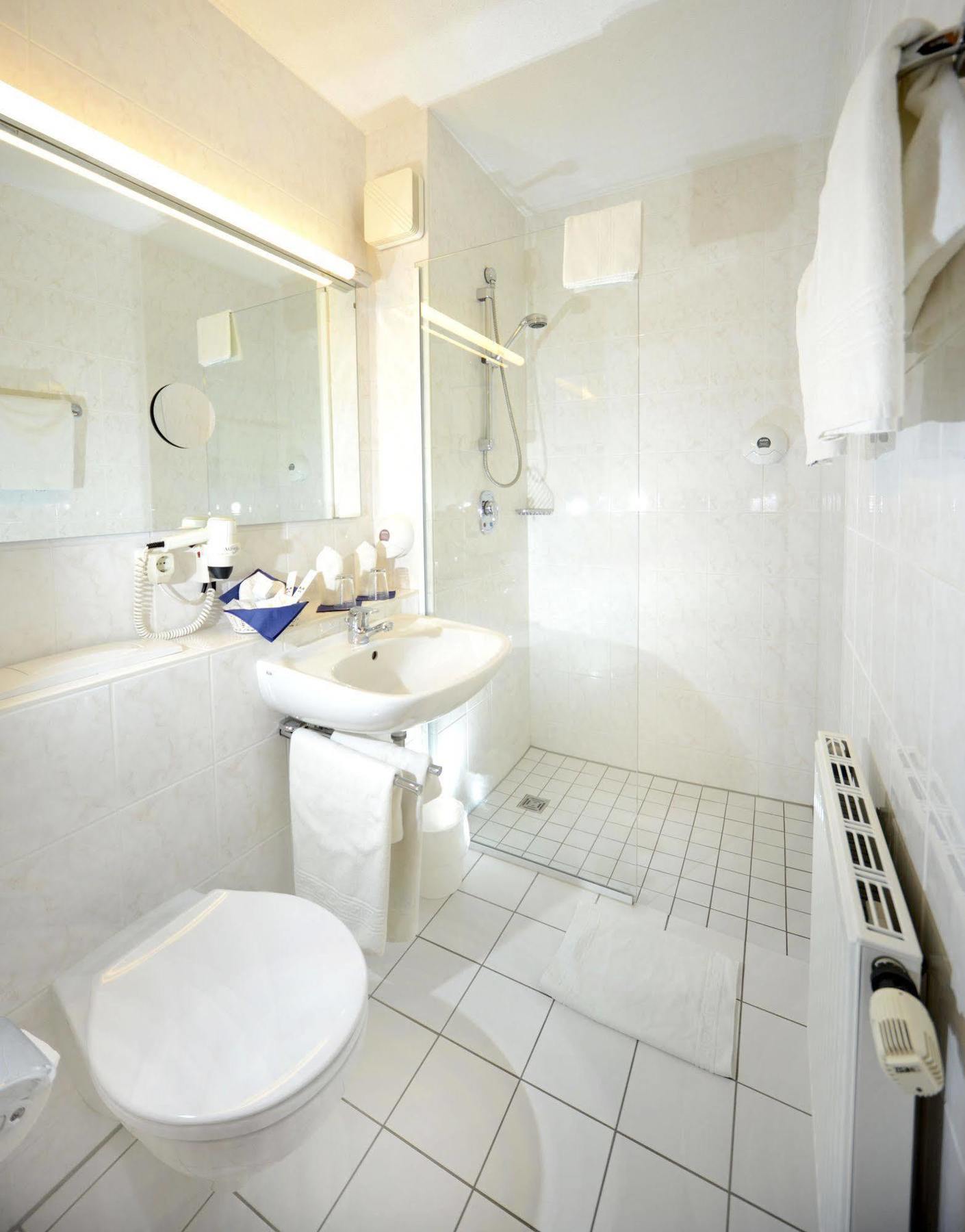 Hotel Bavaria Brehna Extérieur photo